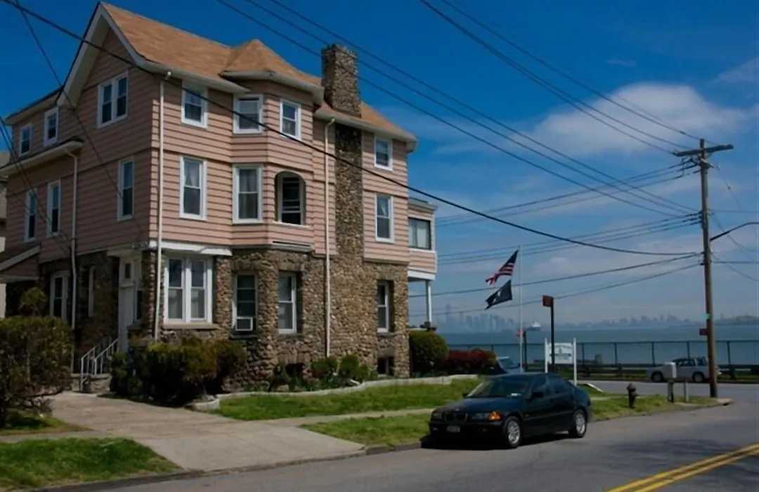 Harbor House Bed And Breakfast-1
